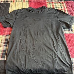 Oakley Black Short Sleeve Surfing Rash Guard Beach Tee Men’s XL